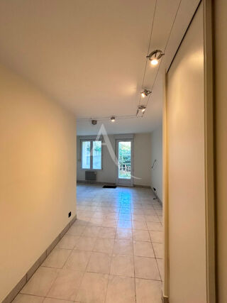  Appartement à louer 1 pièce 33 m²