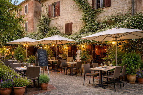 Fonds de commerce avec MURS Restaurant Proven&ccedil;ale prim&eacute; &agrave; vendre autour de Fayence 313200 83440 Fayence
