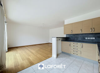 Location Appartement BOLBEC  Appartement lumineux de 72,6 m²  Résidence calme et sécurisée avec ascenseur Bolbec
