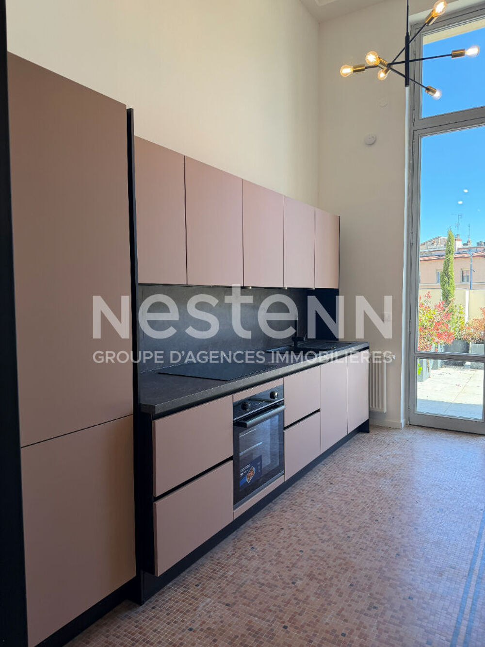 RARE À LA VENTE - APPARTEMENT - TERRASSE - PARKING