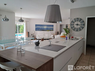  Maison  vendre 5 pices 165 m