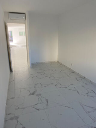  Appartement à louer 4 pièces 100 m²