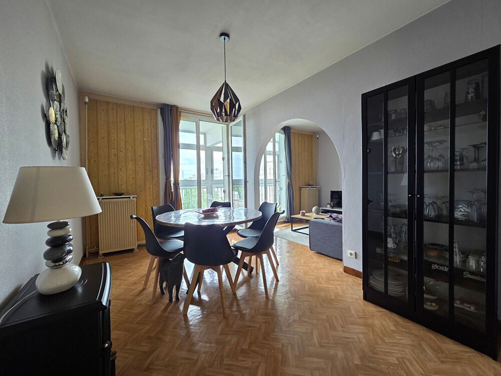 Appartement 5 pièces 92 m² · à Venissieux · 92 m² · 145 000 €