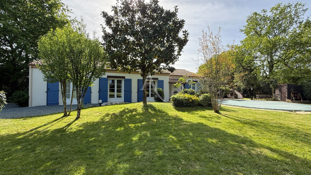 Maison 8 pièces 200 m² · à La Roche sur Yon · 200 m² · 385 000 €