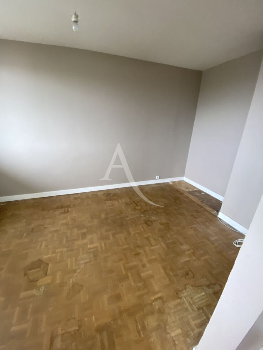 Vente Appartement T3 Drancy  69.58 m2 4e étage sans ascenseur, parking, cave Drancy