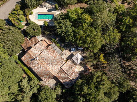   A VENDRE EN EXCLUSIVITE � TOURTOUR Maison de 132 m� + piscine + v�randa de 15m� Maison - 5 pi�ce(s) - 132 m�