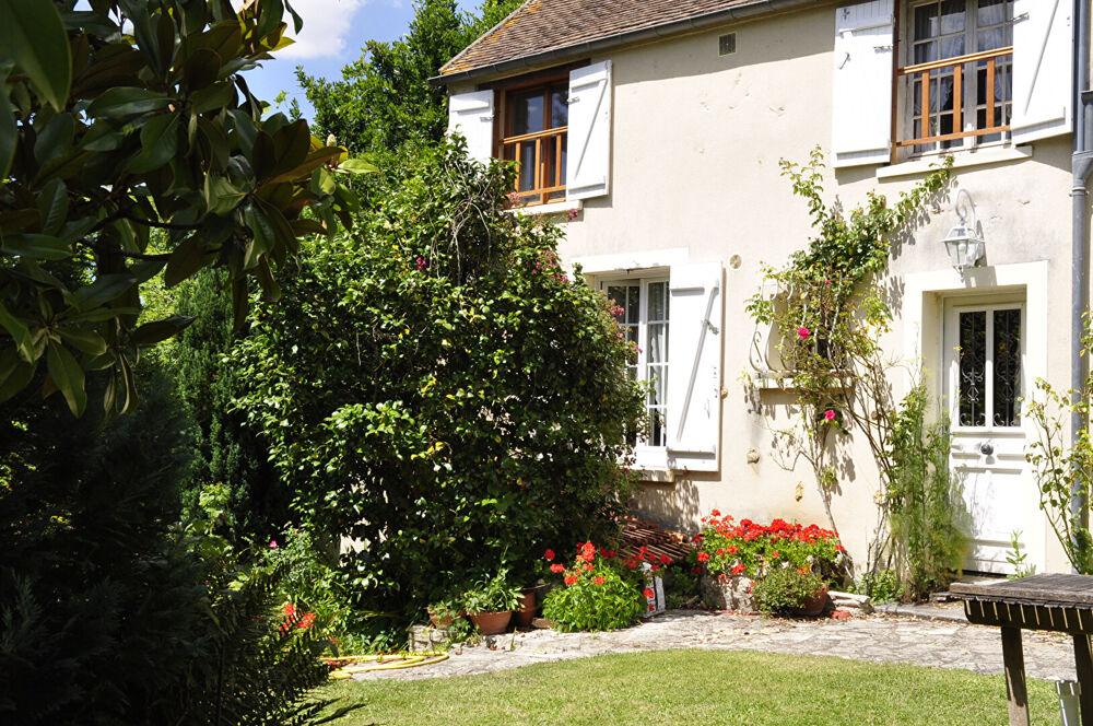 Maison 210 m2, 6 chambres, 2600m2 de terrain dont parcelle constructible