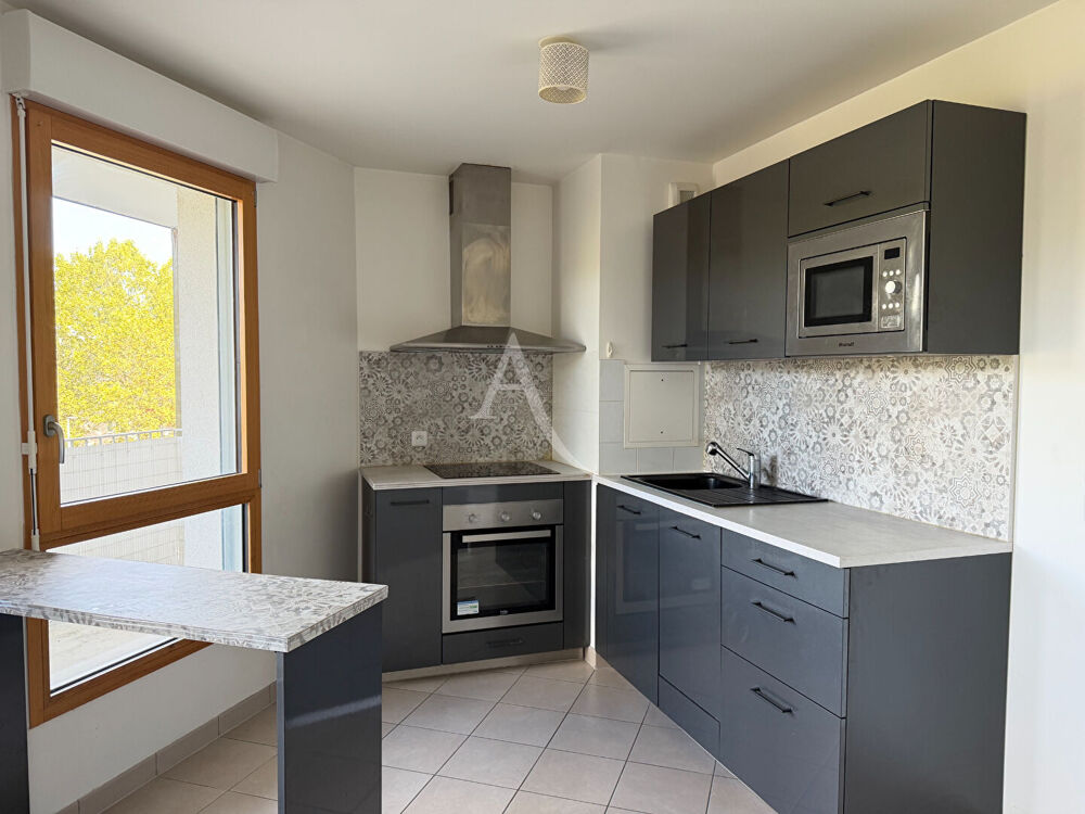 Appartement Noisiel 3 pièce(s) 61.52 m2 + balcon + 2 places de parking