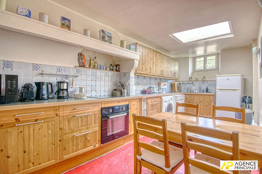 Vente Appartement Versailles Notre-Dame- Appartement 3 pièces 92 m2  situé au 4éme et dernier étage avec cave Versailles