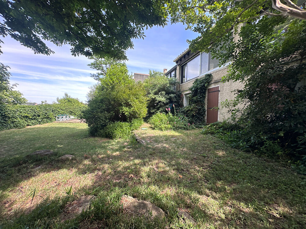 Villa familiale 195 m² de standing avec piscine, jacuzzi et beaux volumes