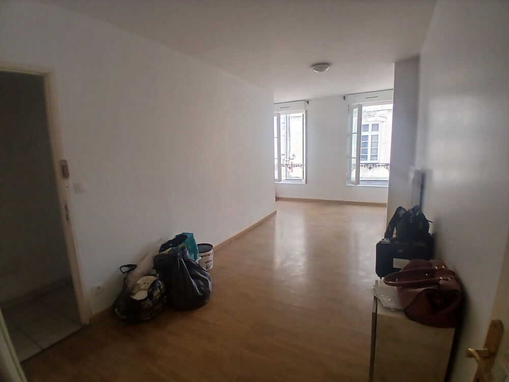 Appartement Saintes centre ville 2 pièce(s)