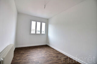  Appartement à louer 3 pièces 68 m²