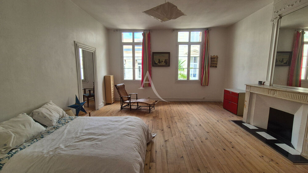 Vente Appartement Appartement à vendre Rochefort centre-ville . Proche Place Colbert . Grenier aménageable Rochefort