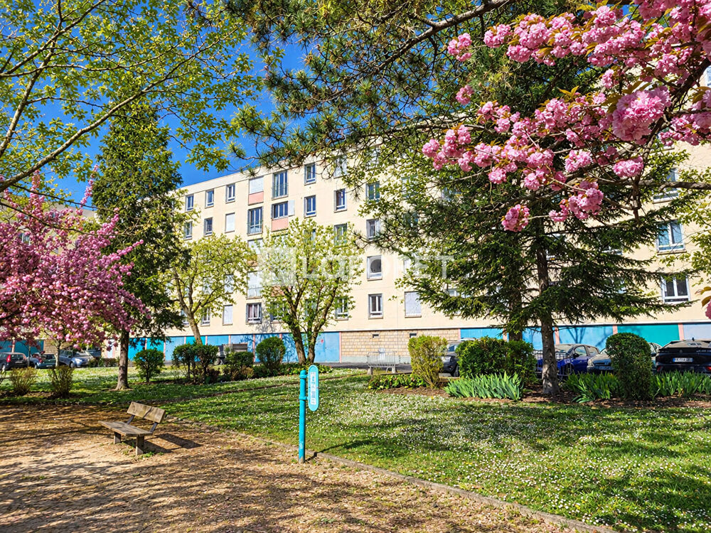 Vente Appartement Appartement Rueil Malmaison 4 pièce(s) proche RER. Rueil malmaison