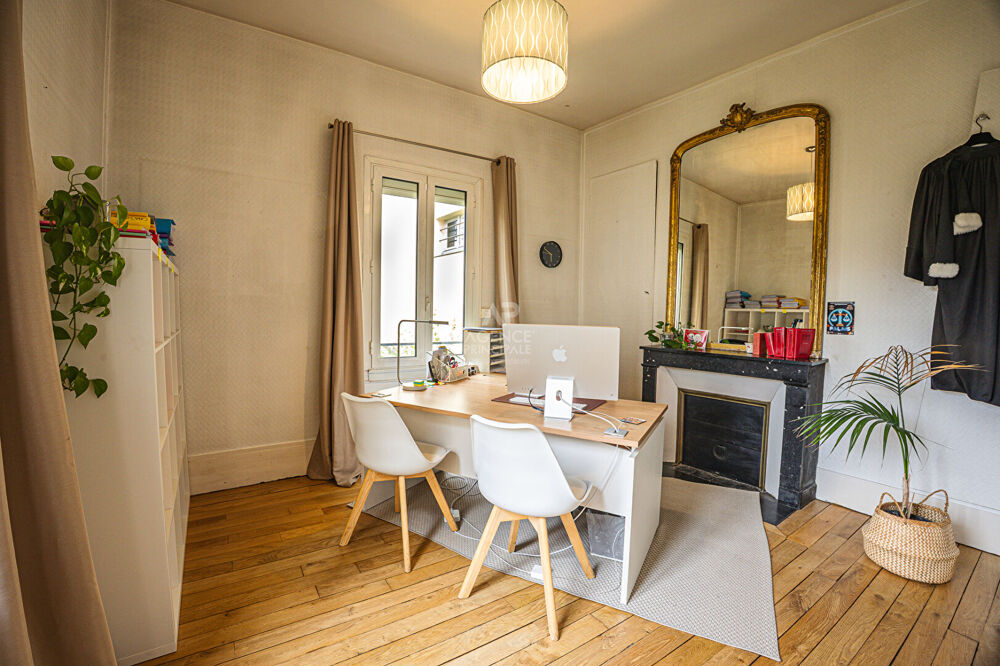 Vente Appartement Versailles Notre-Dame Appartement 5 piècxes 129 m² carrez situe au 1er étage avec cave Versailles