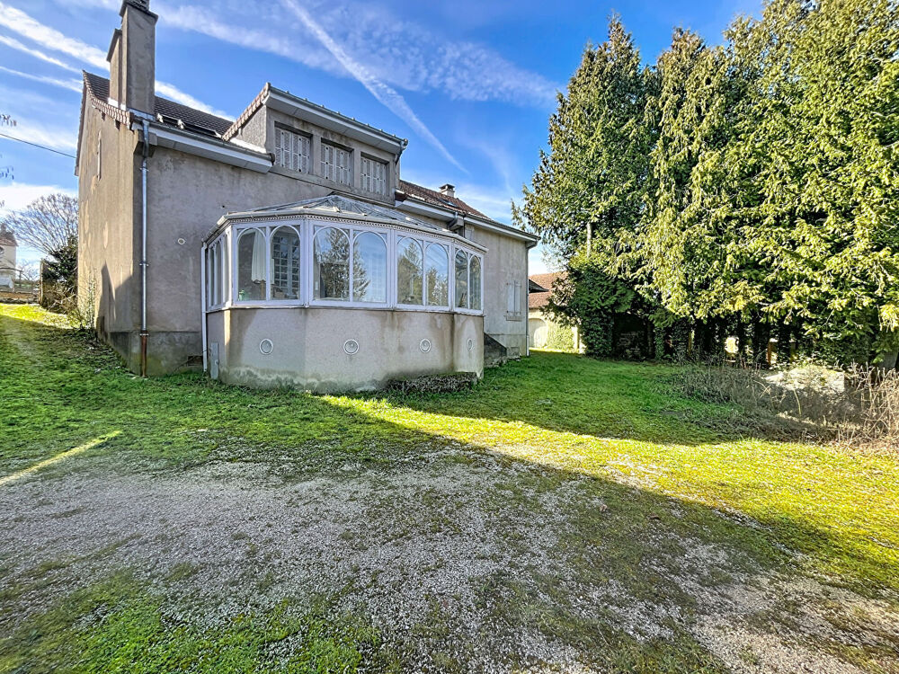 Maison 8 pièces 242 m² · à Saint Broing les Moines · 242 m² · 170 500 €