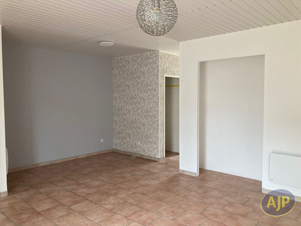 Location Maison Maison T2 avec terrasse et jardin à St Estèphe Saint estephe
