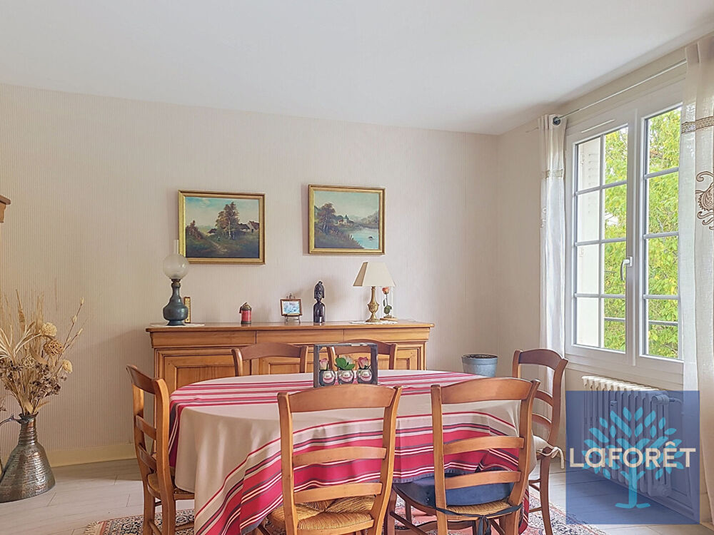Vente Appartement Etampes centre ville, beau 3 pièces de 73 m² avec balcons et parking Etampes