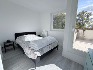  Appartement à louer 5 pièces 95 m²