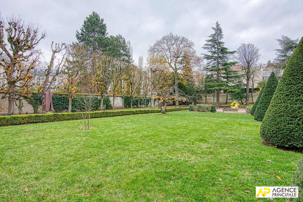 Vente Appartement Versailles Notre Dame - Studio/2 pieces de 38.20 m² carrez situé au 1er étage avec ascenseur et box Versailles
