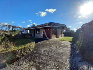  Maison  vendre 15 + pices 221 m