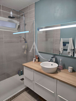  Appartement à louer 2 pièces 55 m²