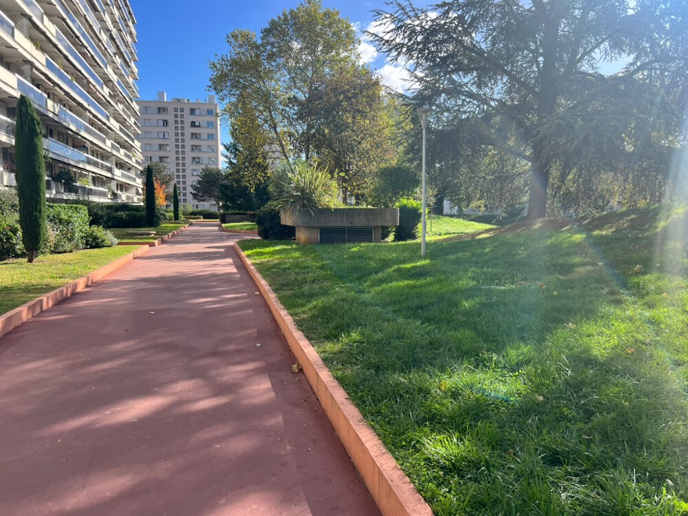 Vente Appartement LYON 8 : T3 + parking Lyon 8