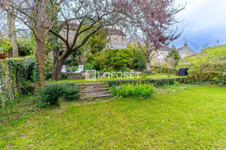  Maison à louer 7 pièces 232 m²
