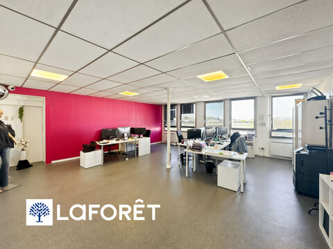   Bureaux Ris Orangis 209.62 m2, proche Tramway 
