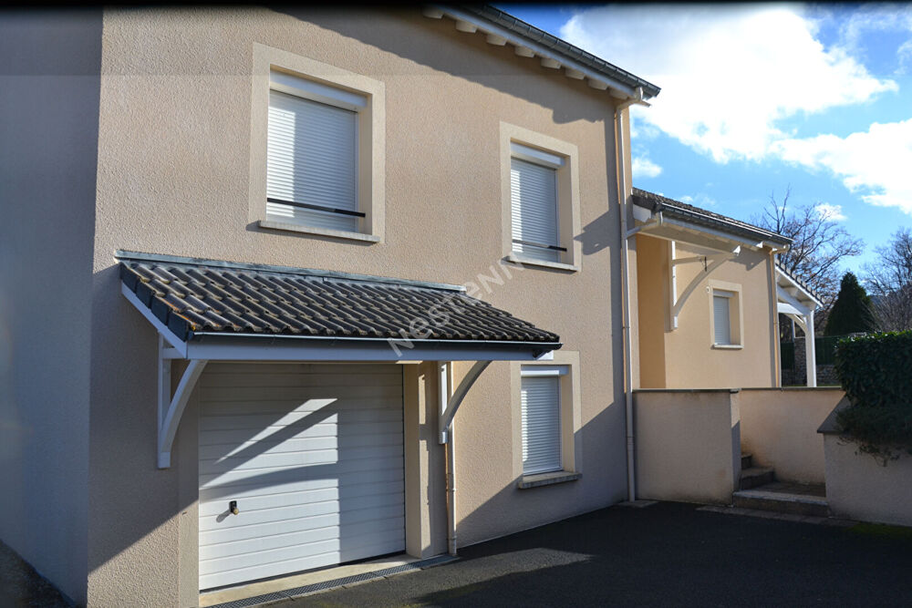 Belle maison avec 5 chambres, garage et terrain dans centre d'Yssingeaux