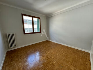  Appartement à louer 4 pièces 74 m²