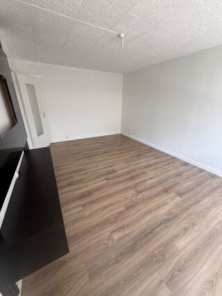  Appartement à louer 2 pièces 50 m²