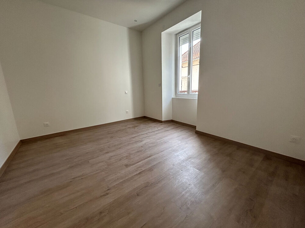 Location Appartement Bel appartement entièrement rénové avec terrasse privative Le pont de beauvoisin