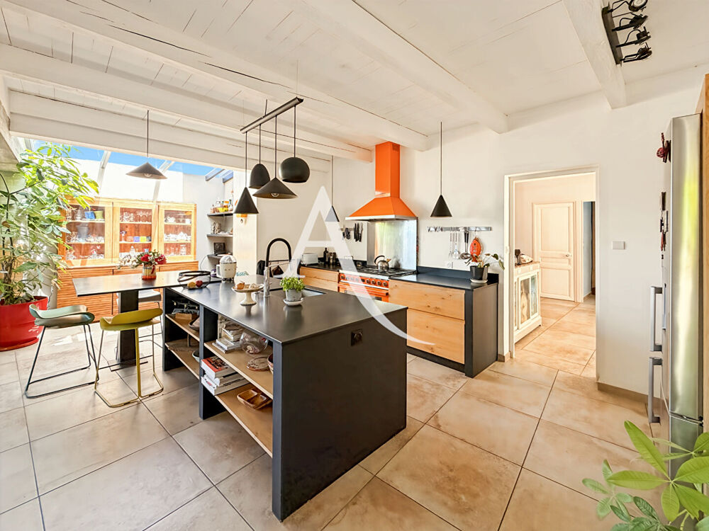 Vente Maison A VENDRE Propriété de caractère 240 m² - Piscine, vue panoramique quartier les médecins 13013 Marseille Marseille 13