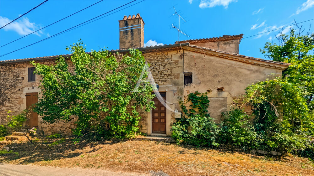 Maison et grange en pierre à rénover