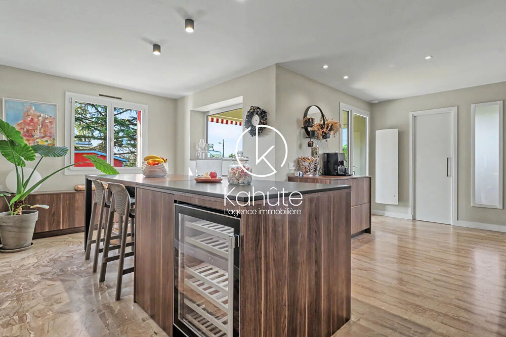 Vente Maison Dardilly Maison familiale rénovée 176 m²  Terrain arboré 1 370 m² Dardilly