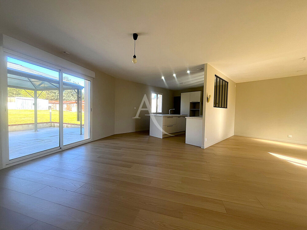 Maison de plain-pied avec double garage