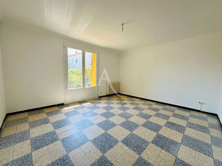  Appartement à louer 4 pièces 82 m²