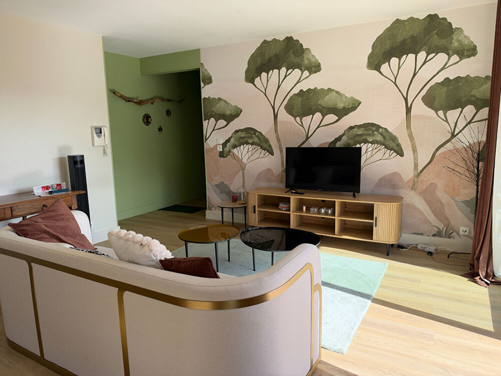 Location Appartement À LOUER - BEL APPARTEMENT MEUBLÉ DE 3 CHAMBRES Le mans