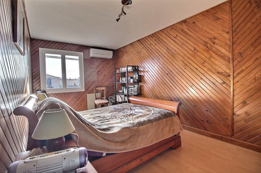 Maison 6 pièce(s) 125.99 m2 -LE MUY
