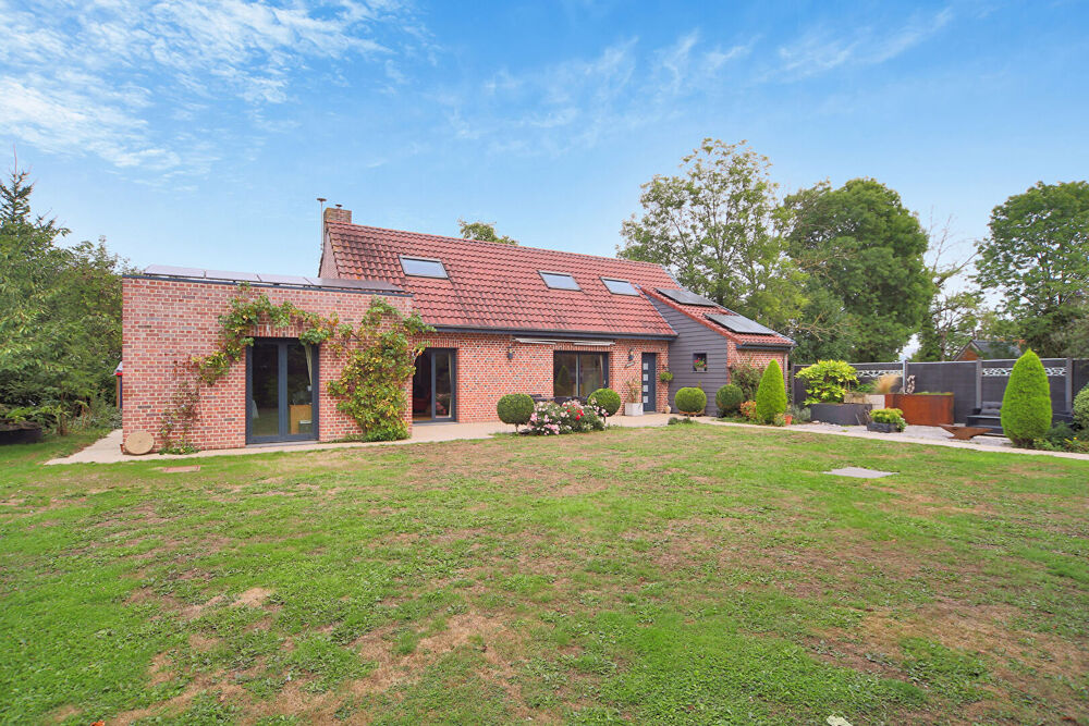 Vente Maison Semi plein pied individuel, beau jardin et grand hangar avec piscine Aix en pevele