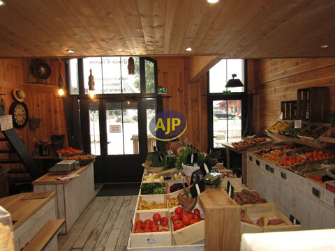   LOCAL COMMERCIAL LACANAU BOURG 