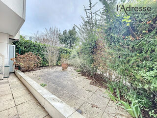  Appartement  vendre 5 pices 108 m Suresnes