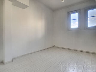  Appartement à louer 2 pièces 52 m²