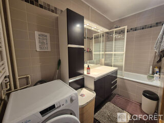  Appartement à louer 3 pièces 64 m²