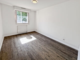 Appartement à louer 4 pièces 88 m²