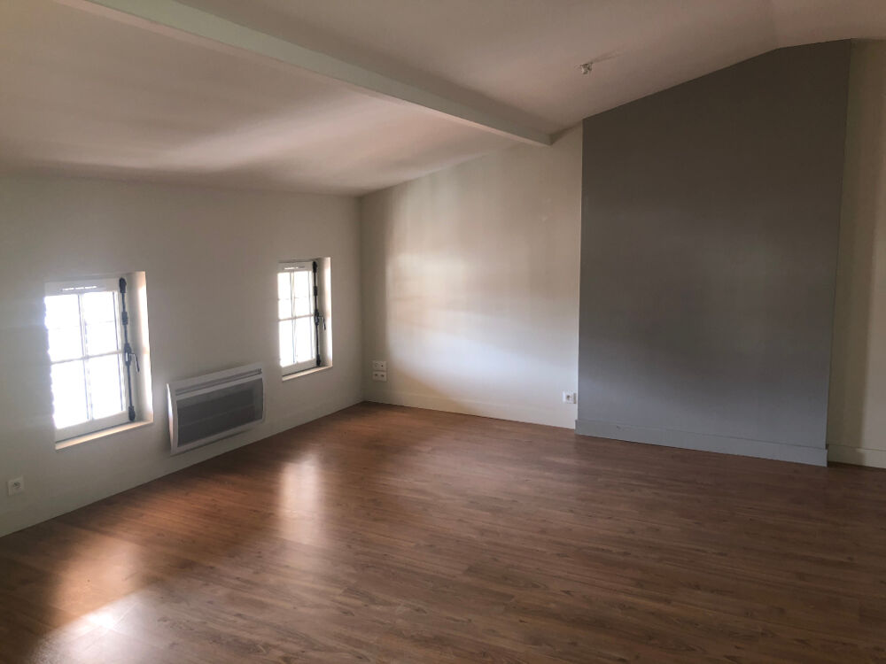 Location Appartement T1 30m² Rue Pont des Monards à SAINTES Saintes