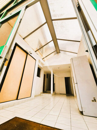  Immeuble à vendre 11 pièces 300 m²