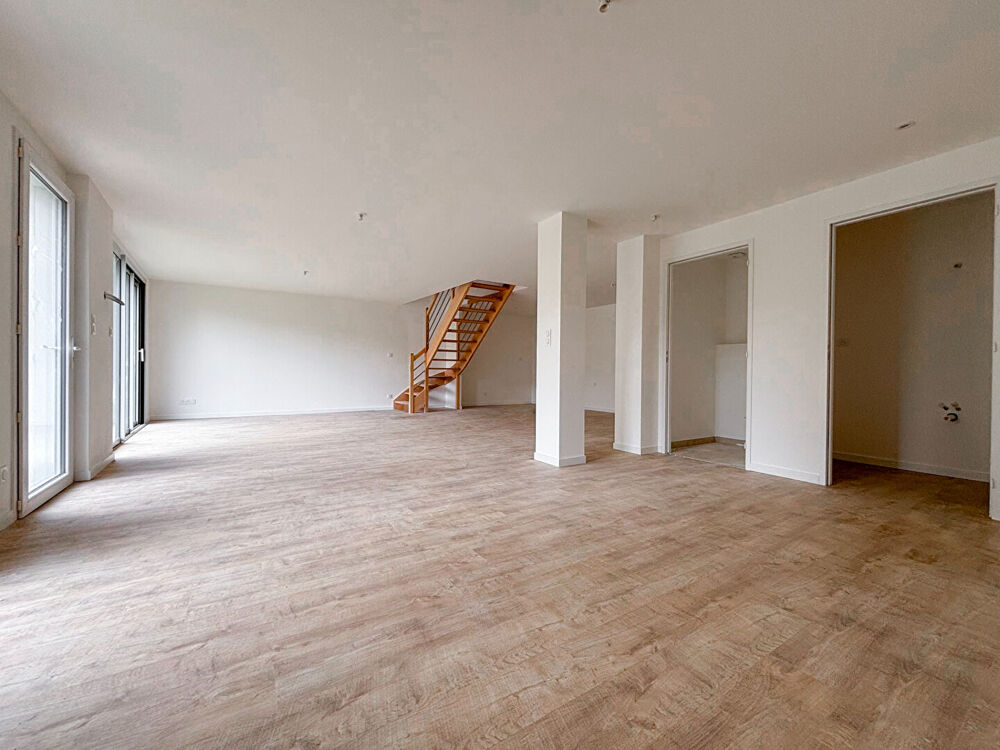 Vente Maison LES PONTS-DE-CÉ - Maison contemporaine neuve de 148 m² avec 5 chambres, jardin et parking ! Les ponts de ce