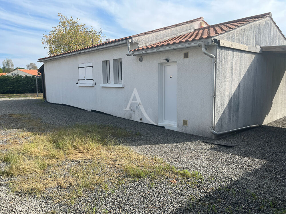 Location Maison LOCATION maison meublée à La Chaize Giraud 3 pièce(s) 64 m2 La chaize giraud